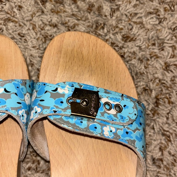 Vintage Dr Scholl's Wooden Exercise
Sandals Blue Floral Size 8 Italy - Picture 7 of 16
